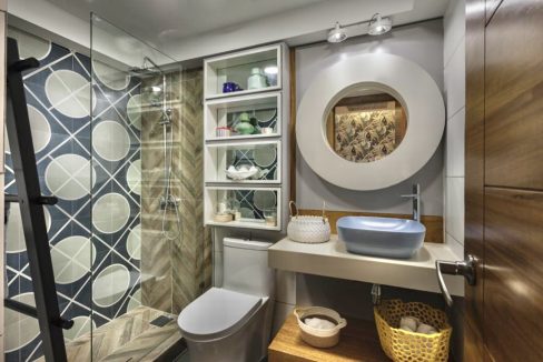 8E5779D3-E544-489A-A1BD-262B668EA009