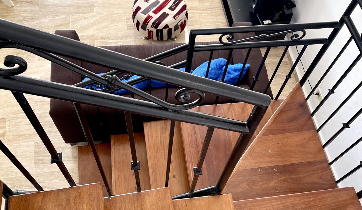 66B019F2-28EA-40A8-8C0F-CCADE685AC19