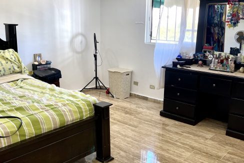 D75B49EE-317A-4A62-8E55-C98F6BEAF2FE