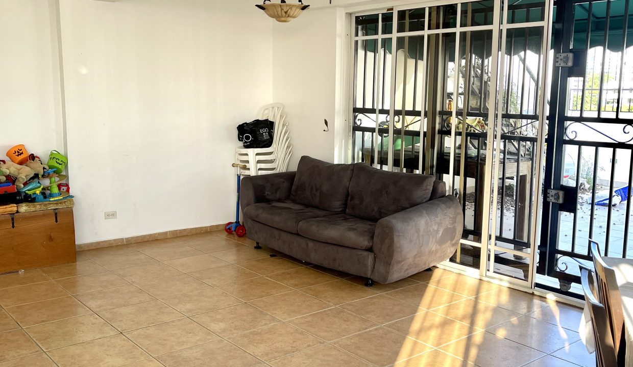 F639F34B-364B-4503-8231-A2AF19BAA554