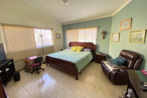 8521BC68-0F15-4BC4-B5F3-1BE5DF4BA5CB