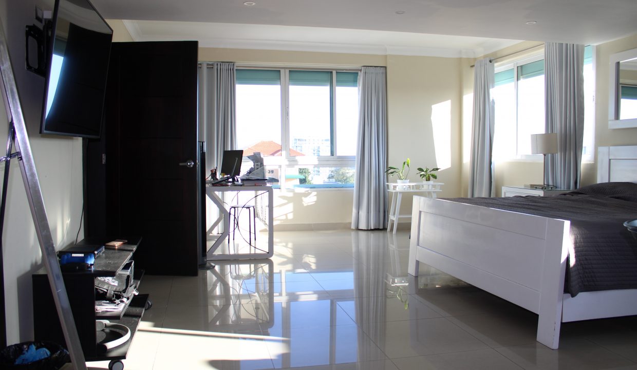 929D83A7-675D-4D0A-877F-0A36654F76AB