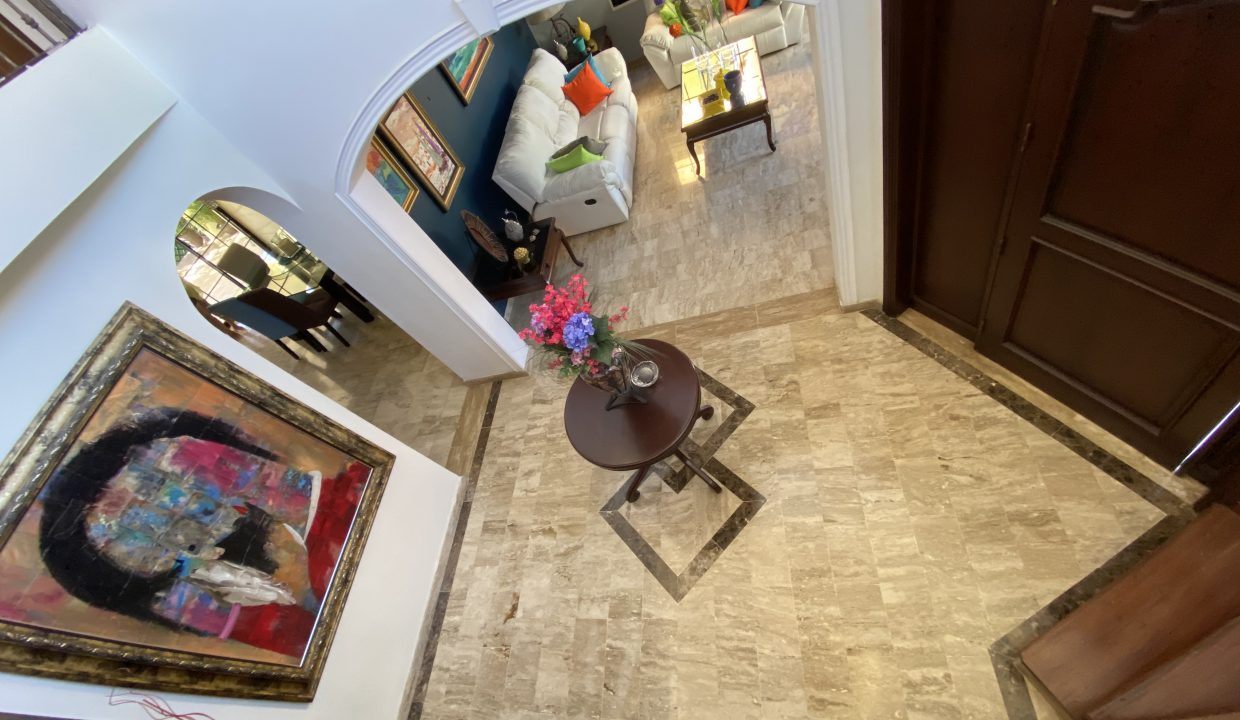 B9D73B83-B827-4E8A-9570-0307B45B6F02