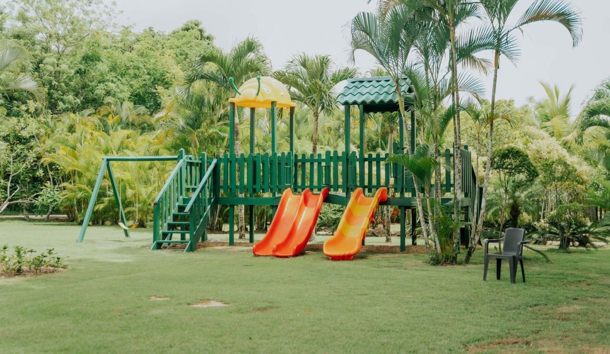 D3D33B8E-3325-4405-B816-3E0F83BCDF42