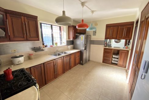 F77CACB3-E91B-447E-889D-DB73A3C0FC55